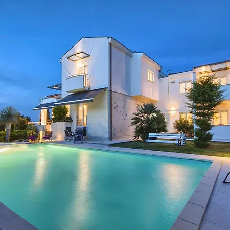 Mit Privatpool Fuer 12 Personen Ca 230 Qm In Pjescana Uvala, Istrien Istrische Riviera * Pjescana Uvala