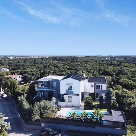 Mit Privatpool Fuer 12 Personen Ca 230 Qm In Pjescana Uvala, Istrien Istrische Riviera Holiday home *